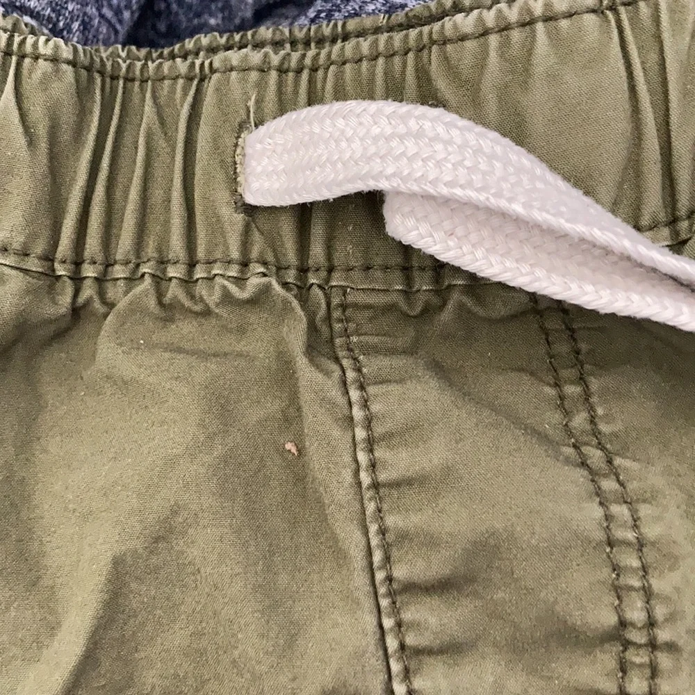 Old navy children’s shorts 2t